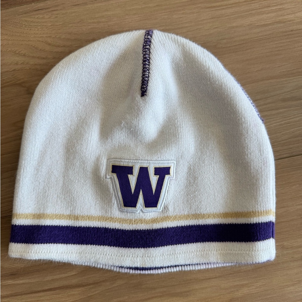 UW Reversible beanie